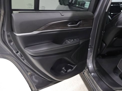 Certified 2023 Jeep Grand Cherokee Limited w/ Luxury Tech Group II AWD/4WD image 20
