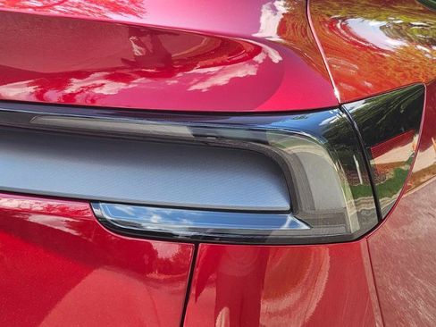 Used 2026 Tesla Model Y Long Range RWD image 31