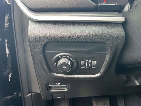 Certified 2023 Jeep Grand Cherokee Limited w/ Black Appearance Package image 24