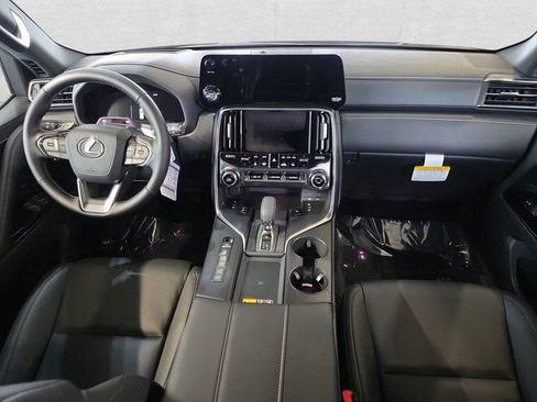 New 2026 Lexus LX 700h Overtrail image 9