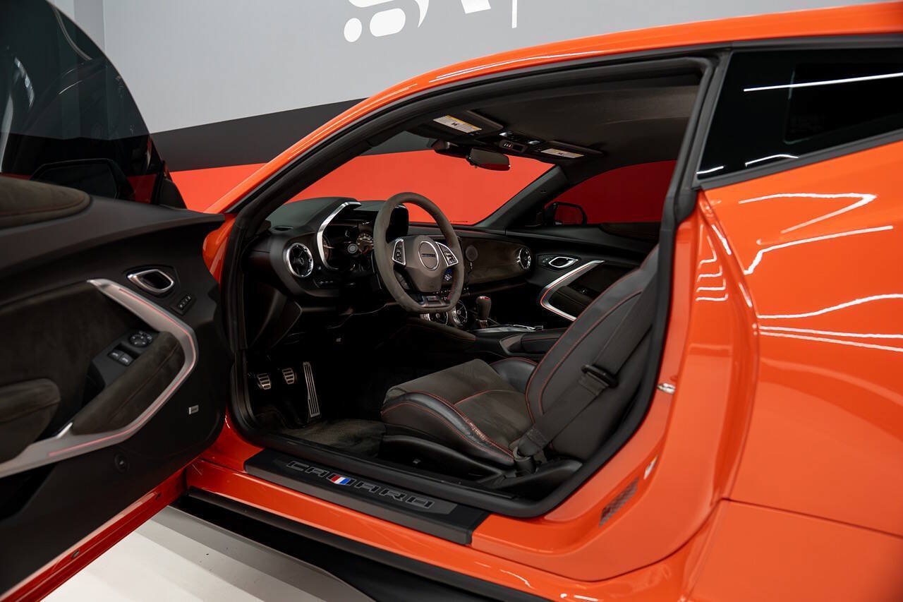 Used 2019 Chevrolet Camaro ZL1 RWD image 36