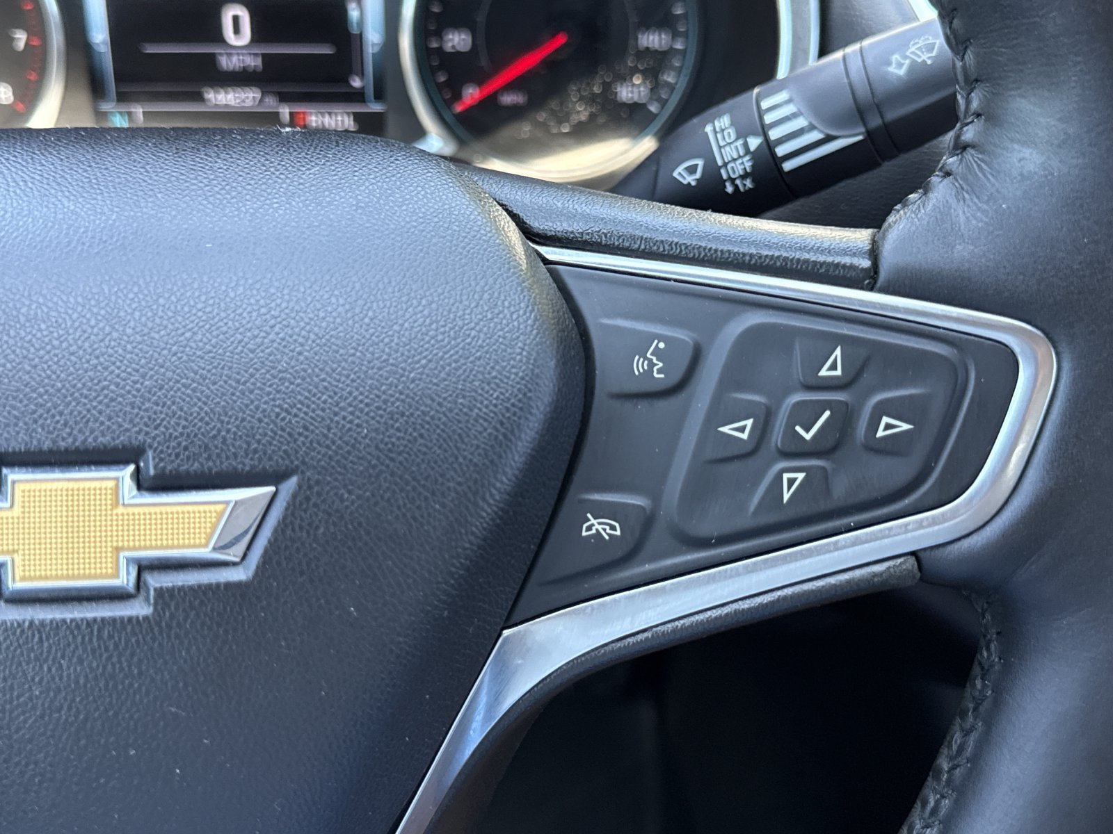 Used 2017 Chevrolet Malibu Premier w/ Premier Sun and Wheel Package FWD image 24