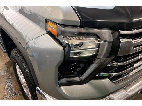 Used 2024 Chevrolet Silverado 2500 LTZ w/ LTZ Convenience Package image 30