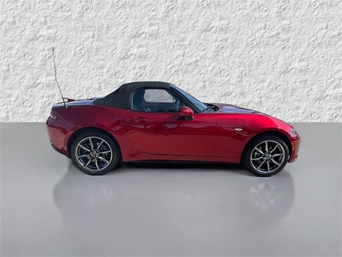 Used 2021 MAZDA MX-5 Miata Grand Touring image 2