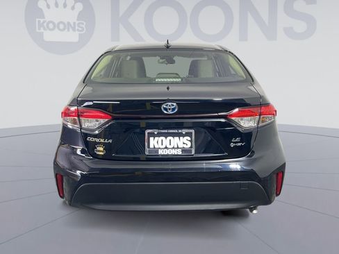 Used 2025 Toyota Corolla LE FWD image 2
