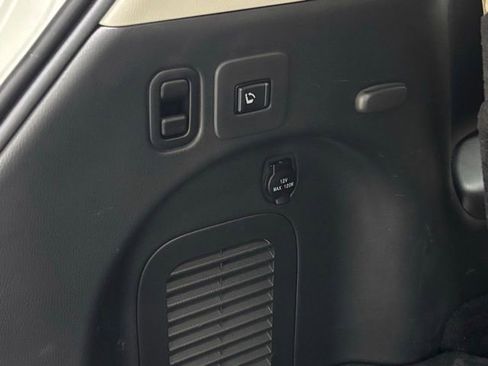 Used 2024 Volkswagen Atlas SE AWD/4WD image 11