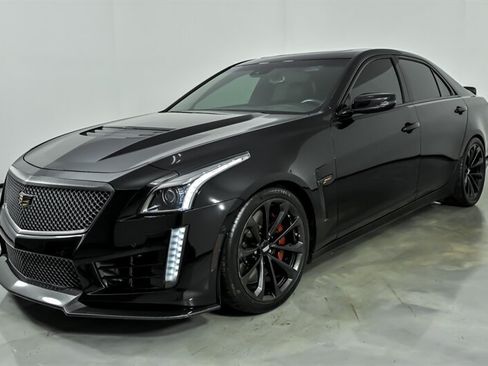 Used 2019 Cadillac CTS V w/ Carbon Fiber Package RWD image 5