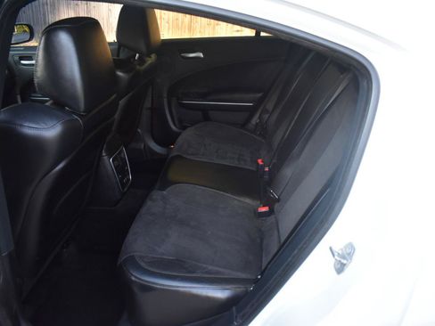 Used 2015 Dodge Charger R/T Scat Pack w/ Beats Audio Group RWD image 17
