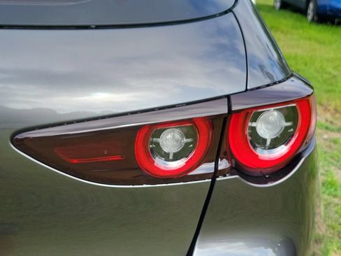 Used 2026 MAZDA MAZDA3 2.5 S Hatchback w/ Premium Pkg FWD image 19