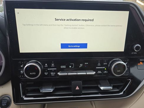 Used 2024 Toyota Highlander Limited image 24