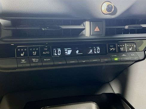 Certified 2026 Toyota Crown Platinum AWD/4WD image 15