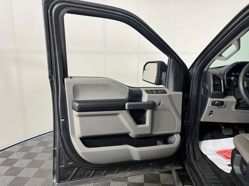 Used 2018 Ford F150 XLT AWD/4WD image 15