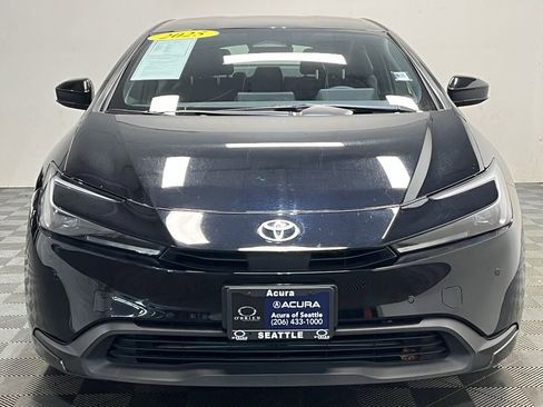 Used 2025 Toyota Prius LE image 2
