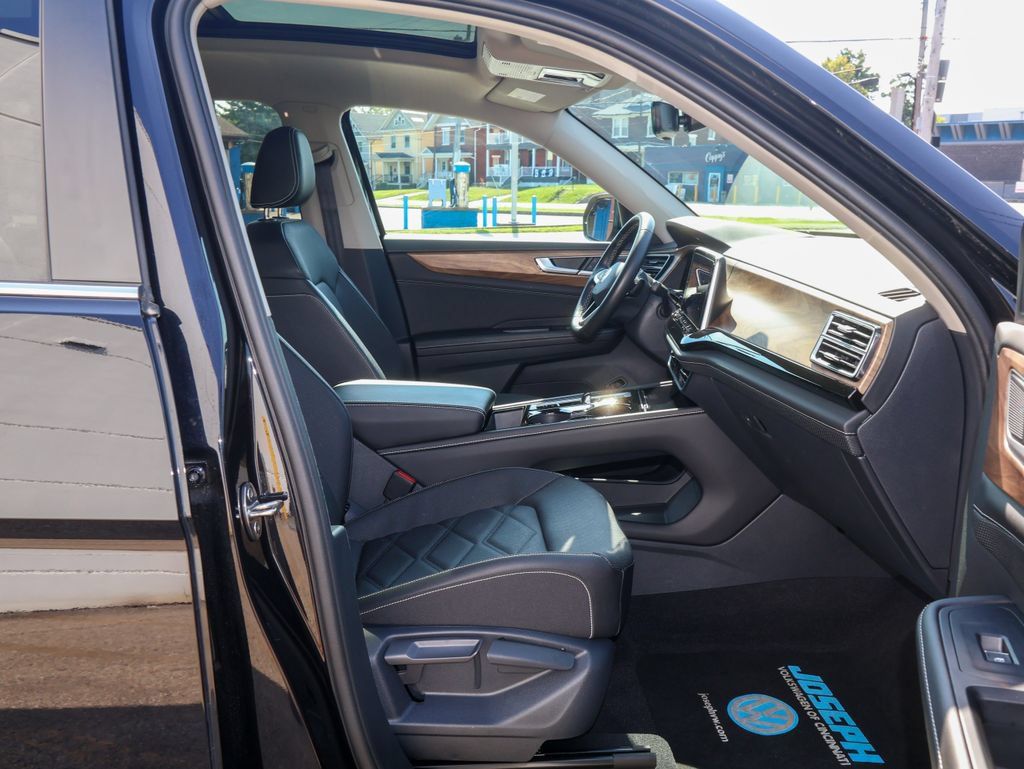 Certified 2026 Volkswagen Atlas SE w/ Panoramic Sunroof Package AWD/4WD image 31