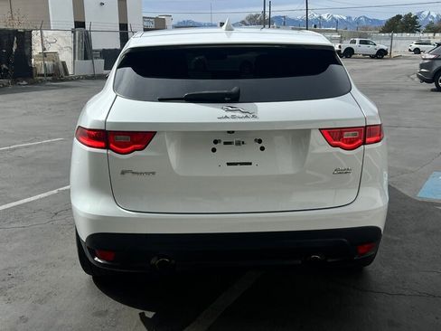 Used 2019 Jaguar F-PACE image 6