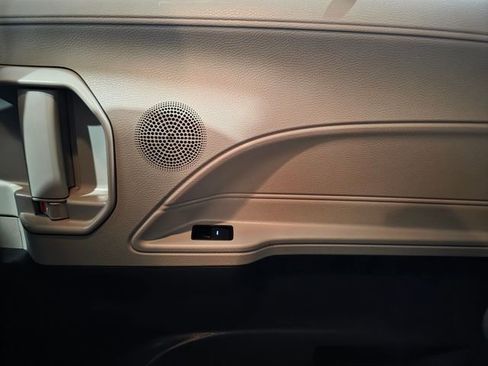 Used 2023 Toyota Sienna XLE image 12