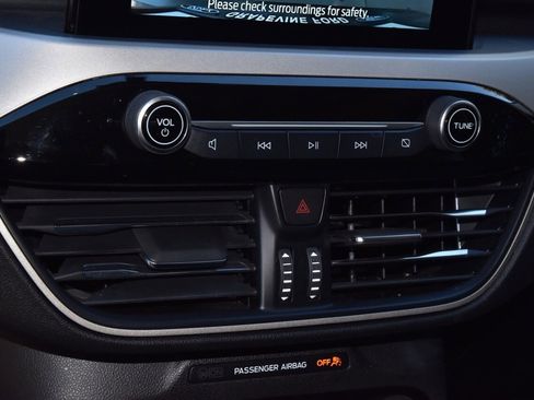 Used 2022 Ford Escape SE w/ SE Sport Appearance Package image 29