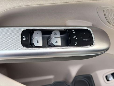 Used 2026 Mercedes-Benz GLC 300 image 19