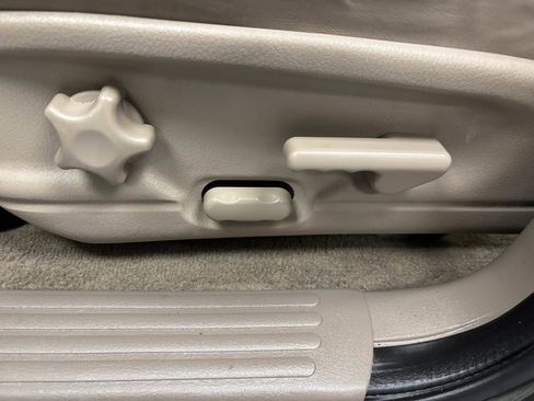 Used 2002 Ford Explorer XLT image 18