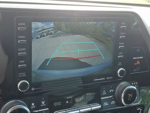 Used 2022 Toyota Highlander XSE FWD image 20