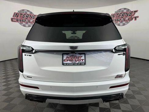 Used 2024 Cadillac XT6 Sport w/ LPO, ONYX Package image 6