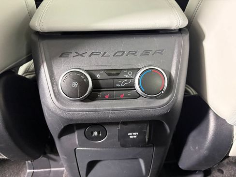 Certified 2025 Ford Explorer Platinum w/ Ultimate Package AWD/4WD image 31