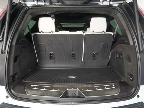 Used 2026 Cadillac Escalade Platinum Luxury w/ LPO, Floor Liner Package AWD/4WD image 12