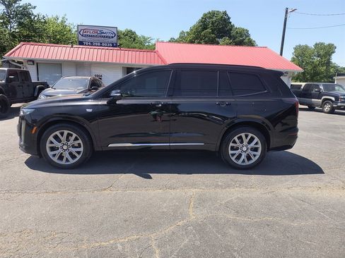 Used 2020 Cadillac XT6 Sport w/ Platinum Package AWD/4WD image 2