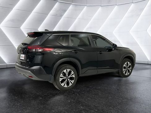 Used 2023 Nissan Rogue SV FWD image 4