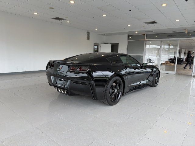 Used 2015 Chevrolet Corvette Stingray Coupe RWD image 4