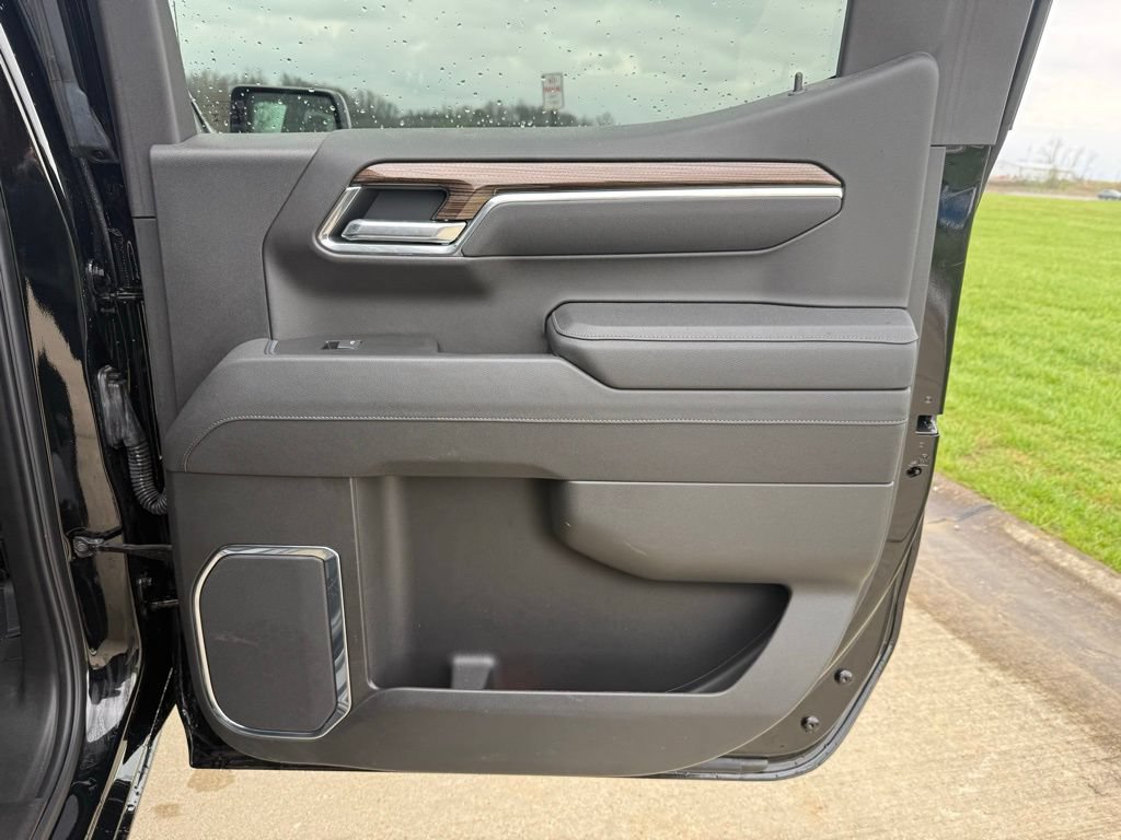 Used 2025 Chevrolet Silverado 1500 RST w/ LPO, Dark Essentials Package RWD image 13