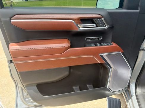 Used 2023 GMC Sierra 1500 Denali Ultimate AWD/4WD image 9