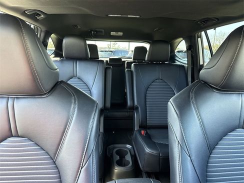 Used 2024 Toyota Highlander XSE image 28