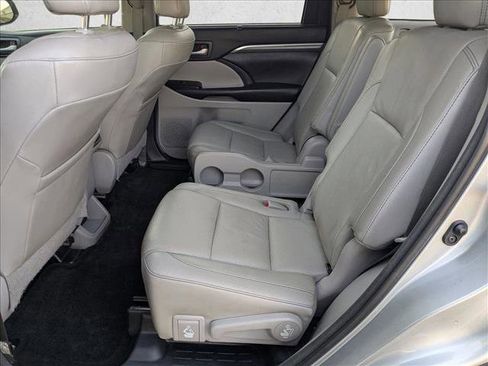 Used 2018 Toyota Highlander Limited Platinum image 17