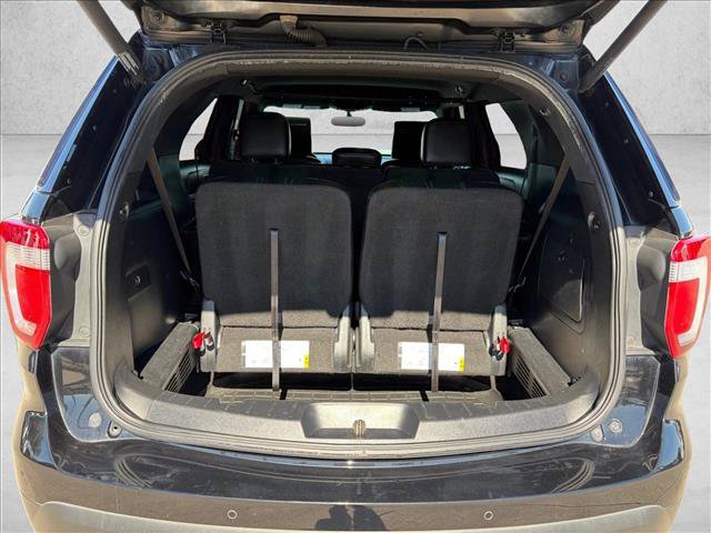 Used 2016 Ford Explorer XLT w/ Equipment Group 202A FWD image 6