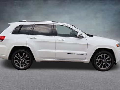 Used 2018 Jeep Grand Cherokee Overland AWD/4WD image 2