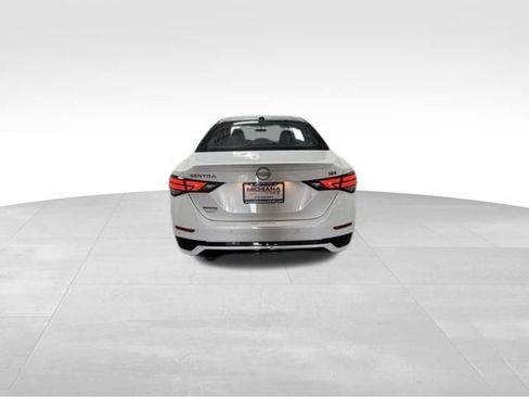 Used 2025 Nissan Sentra SR w/ SR Premium Package FWD image 8