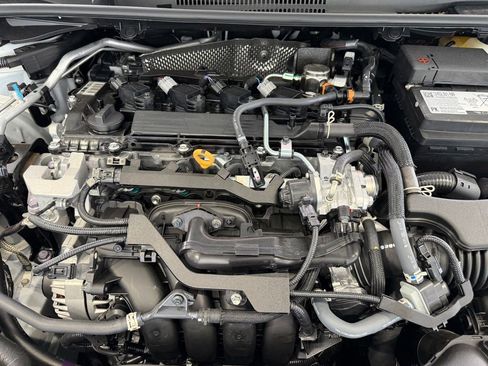 Used 2026 Toyota Corolla LE FWD image 32