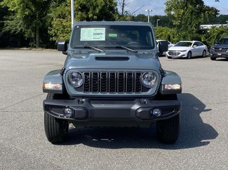 New 2025 Jeep Gladiator Sport video 2