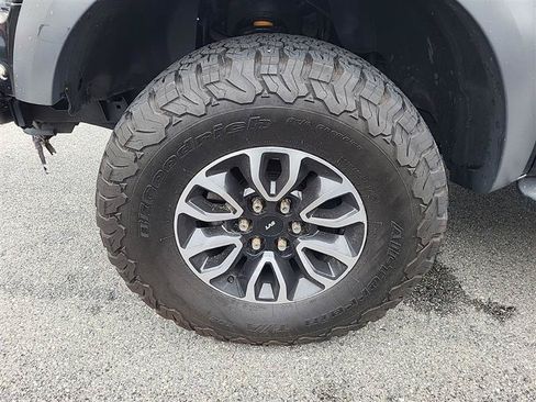 Used 2014 Ford F150 Raptor w/ Equipment Group 801A Luxury AWD/4WD image 8