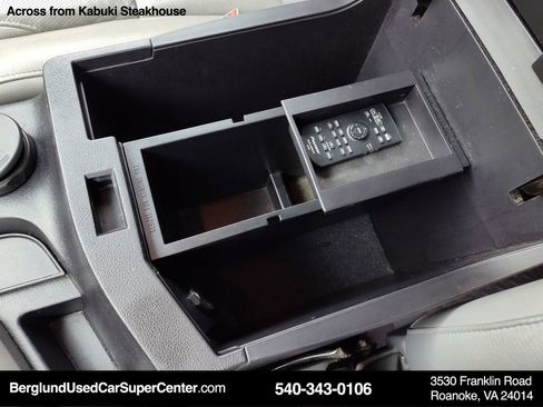 Used 2016 Toyota Sequoia Platinum image 29