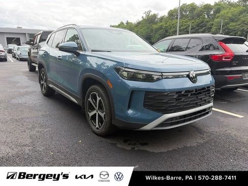 Certified 2026 Volkswagen Tiguan SE AWD/4WD image 3