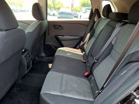 Used 2021 Nissan Rogue S FWD image 10