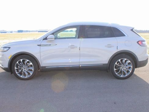 Used 2023 Lincoln Nautilus Reserve w/ Cargo Utility Package image 4