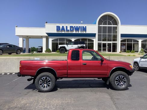 Used 1999 Toyota Tacoma 4x4 Xtracab V6 image 8
