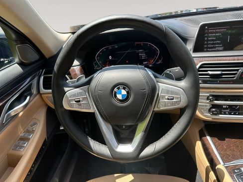 Used 2020 BMW 750i xDrive w/ Executive Package AWD/4WD image 12
