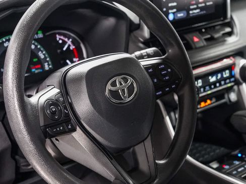 Certified 2025 Toyota RAV4 XLE FWD image 21