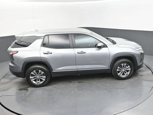 Used 2025 Chevrolet Equinox LT FWD image 38