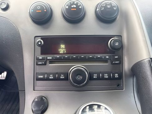 Used 2007 Pontiac Solstice GXP w/ Premium Package RWD image 9