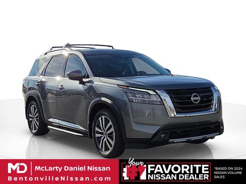 Used 2022 Nissan Pathfinder Platinum w/ Lighting Package (N93) image 1